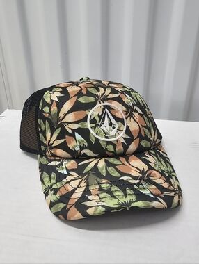 Volcom Floral Trucker Cap, NWT